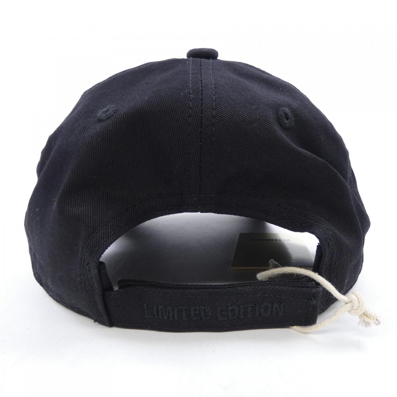 ヴェトモン VETEMENTS UA65CA100B キャップ