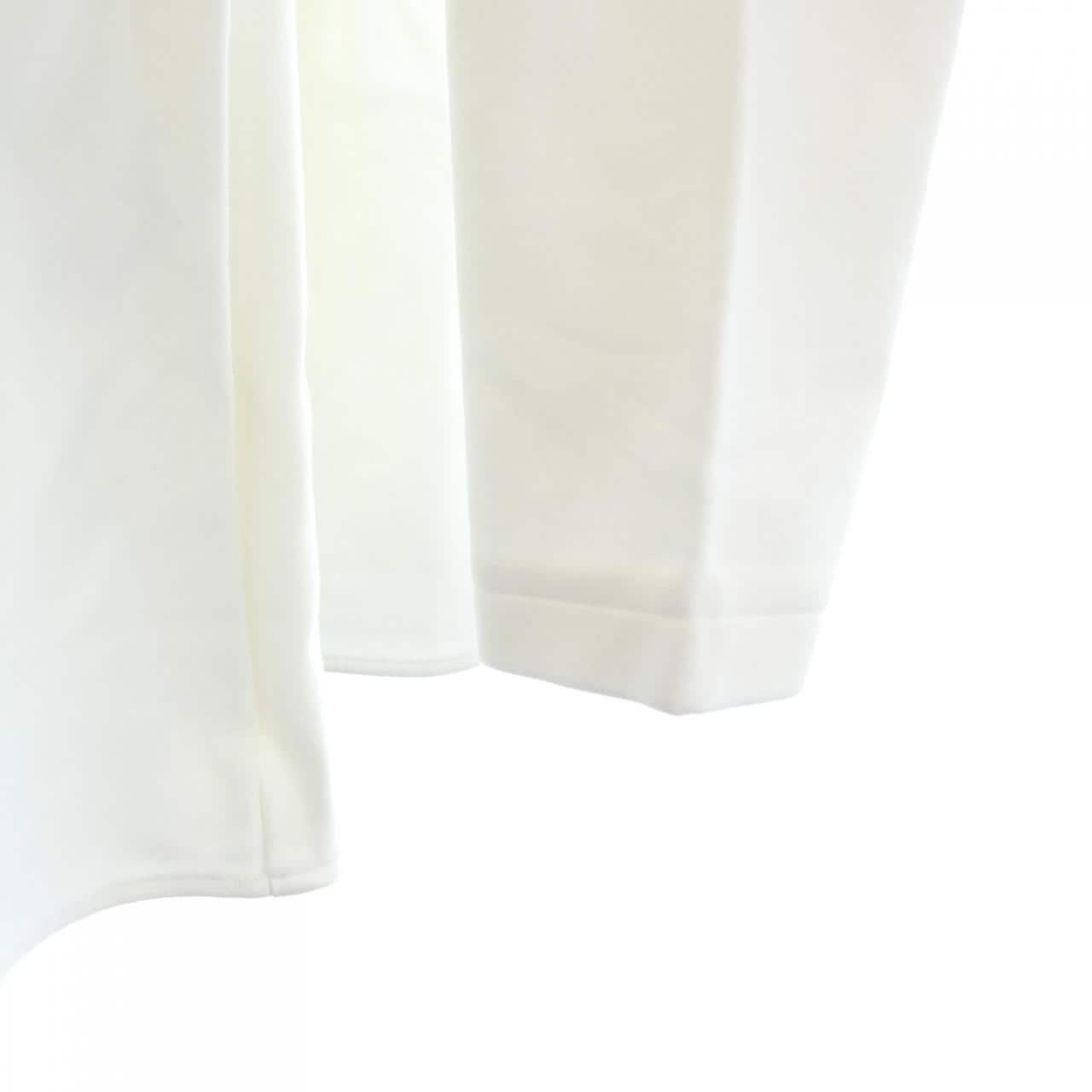 ヨリ yori トップス