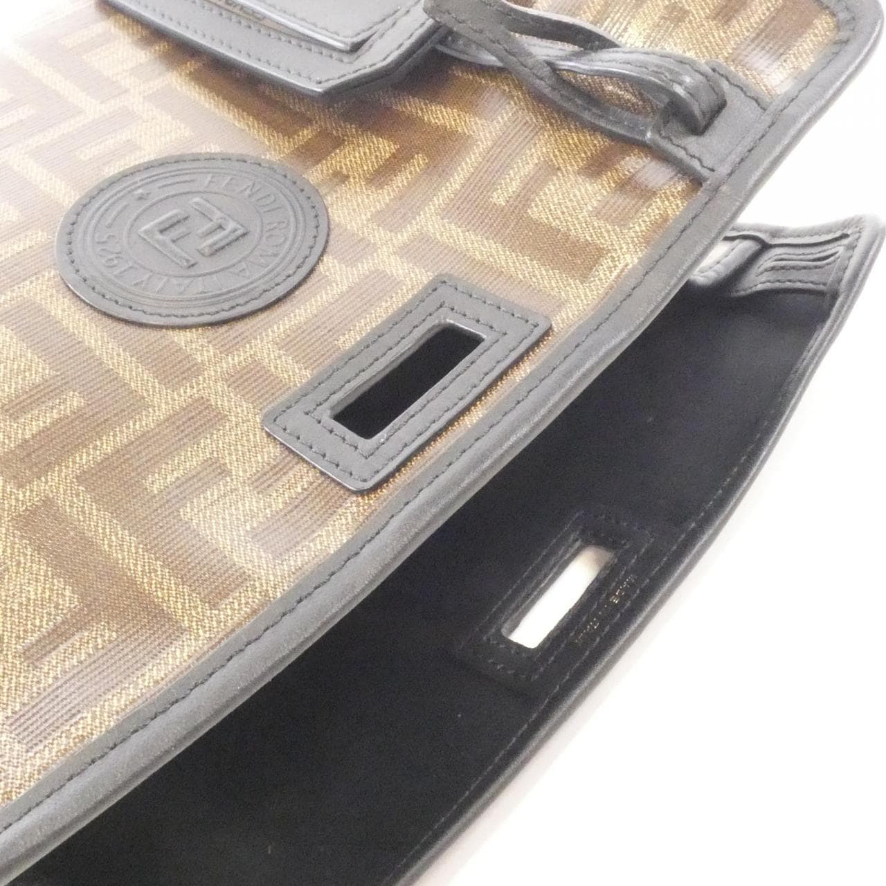 フェンディ スモール ピーカブー ディフェンダー 7AR717 A5K4 バッグ