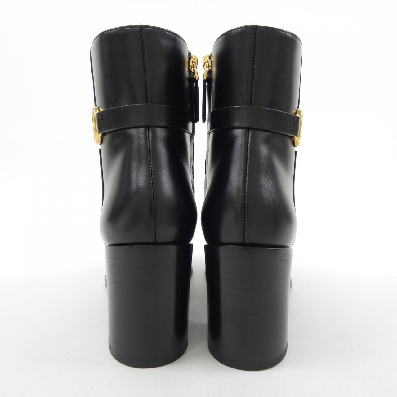 VALENTINO GARAVANI Garavani boots