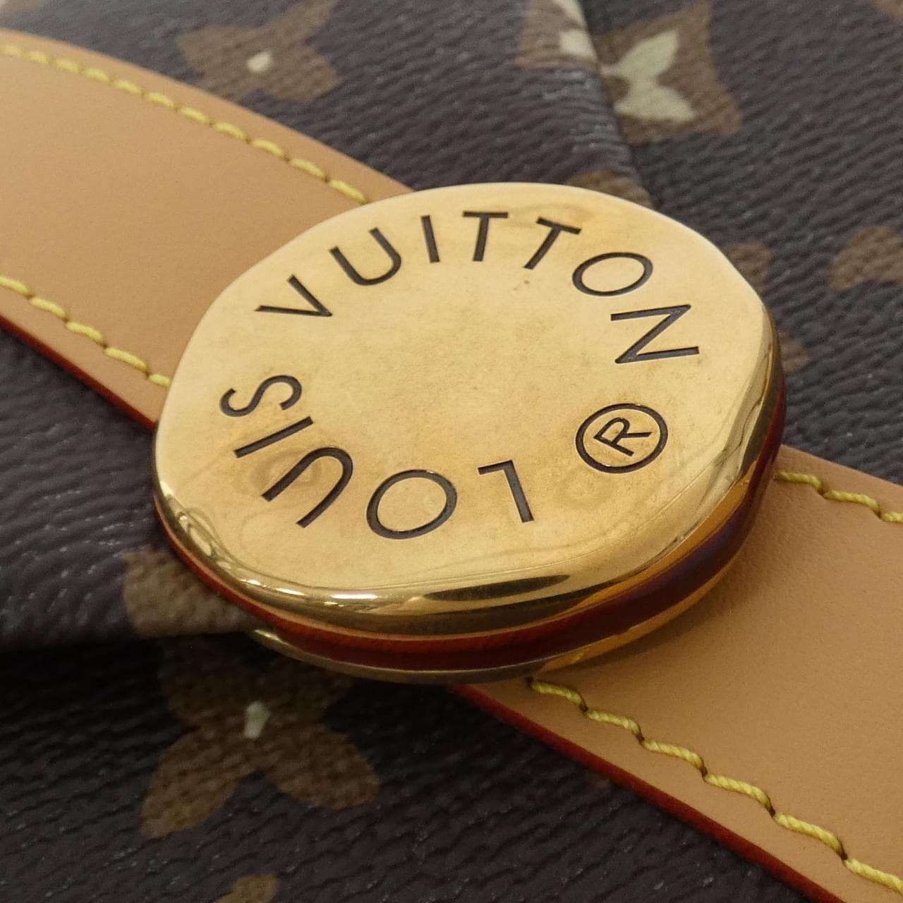 ルイヴィトン モノグラム クラギー エンベロップ メッセンジャー M24820 ショルダーバッグ
