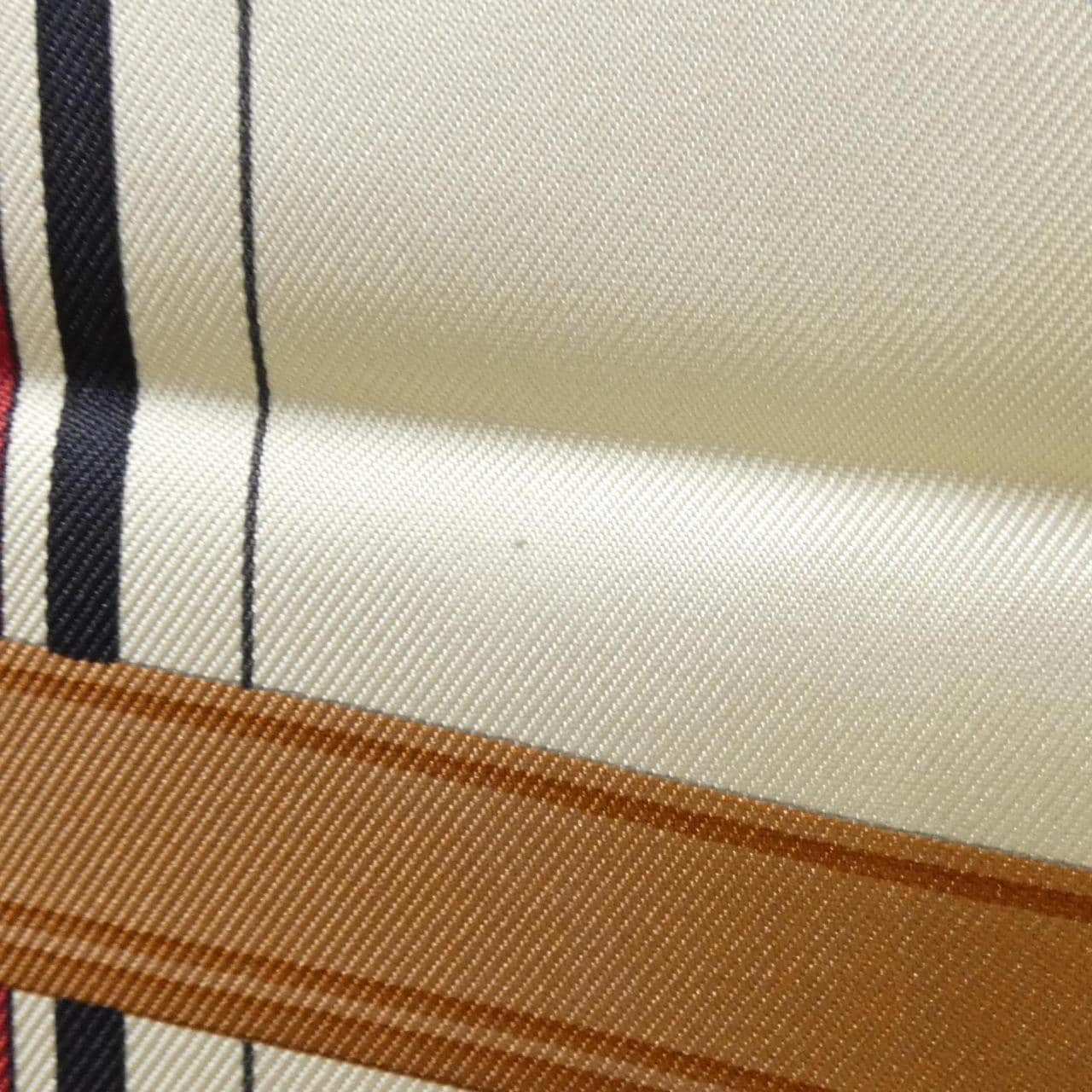 エルメス COUVERTURES ET TENUES DE JOUR カレ 001356S スカーフ