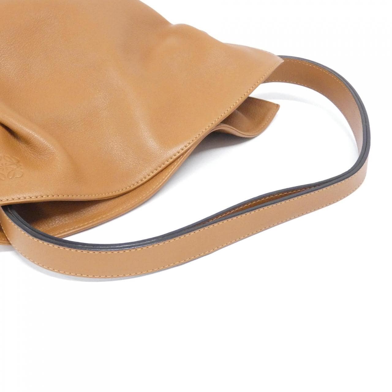 ロエベ フラメンコ ノット 334 30 K63 ショルダーバッグ