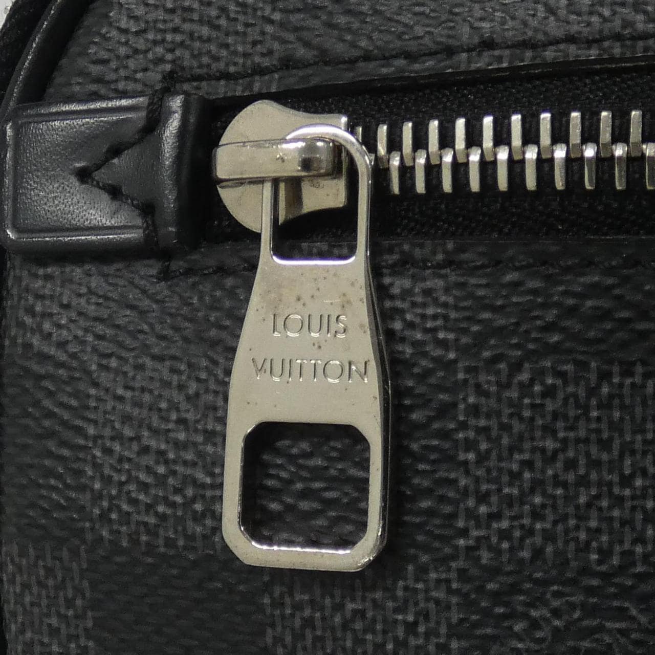 ルイヴィトン ダミエ グラフィット アンブレール N41289 ショルダーバッグ