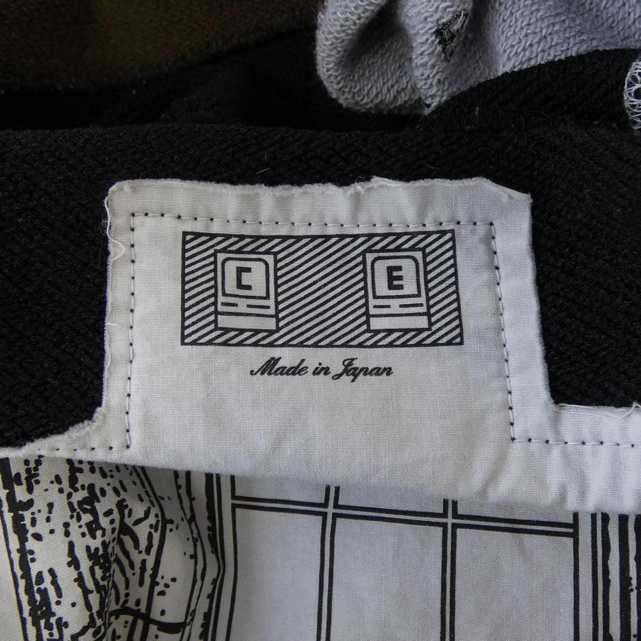 シーイー C.E スウェット