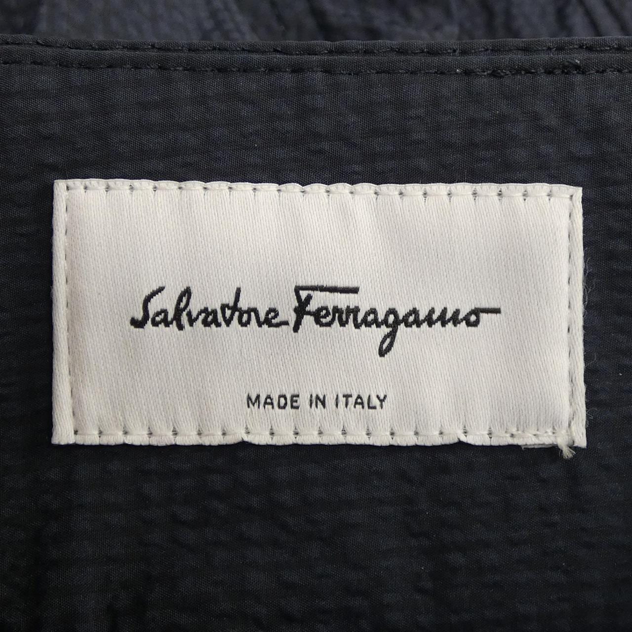 サルヴァトーレフェラガモ SALVATORE FERRAGAMO パンツ
