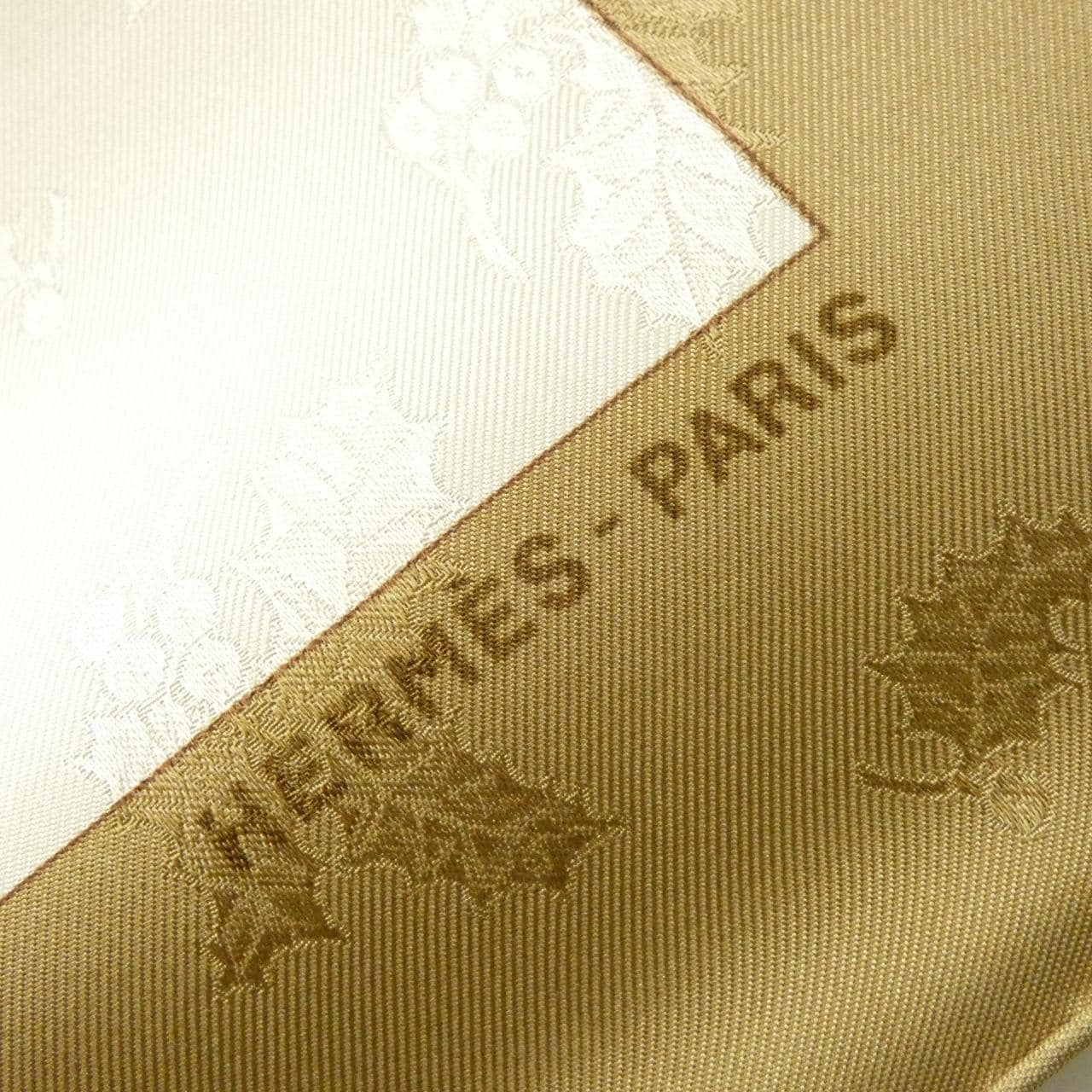 エルメス NEIGE D'ANTAN カレ スカーフ
