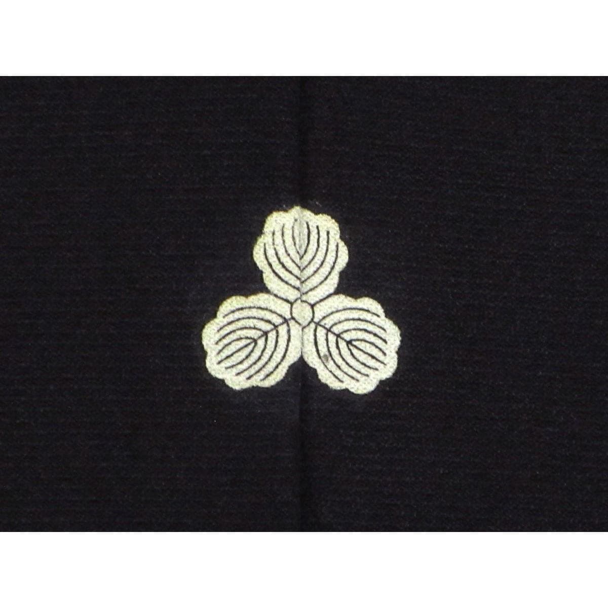 留袖　友禅金彩加工　刺繍入り　三つ柏