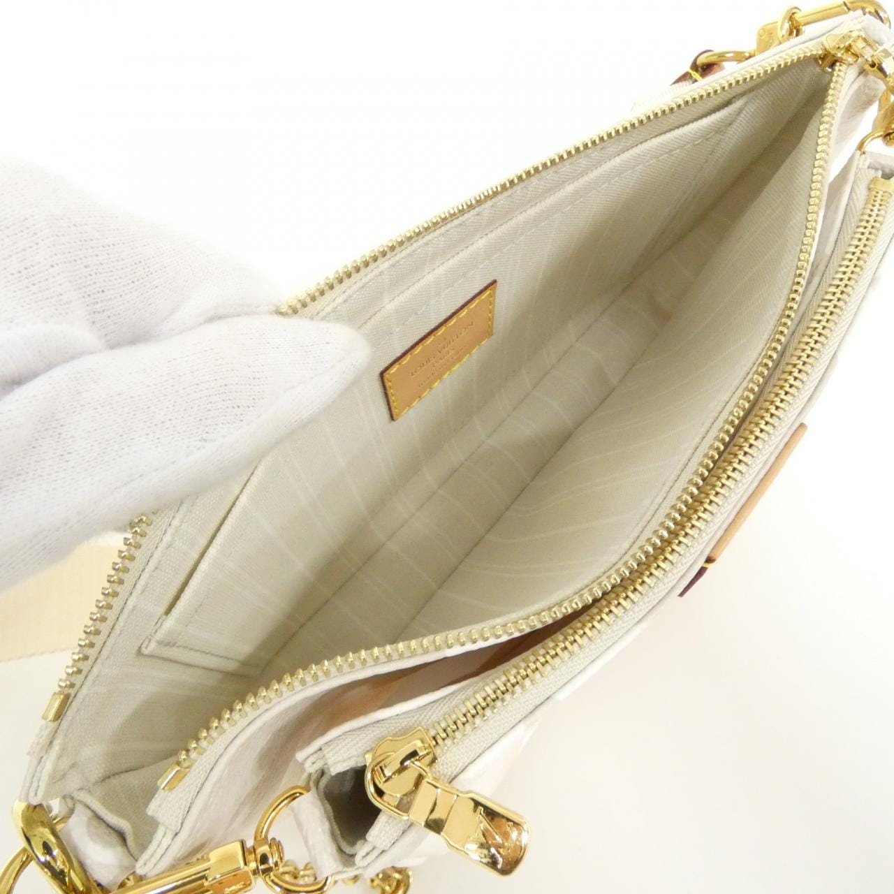 ルイヴィトン バイ ザ プール ミュルティ ポシェット アクセソワール M57634 ショルダーバッグ