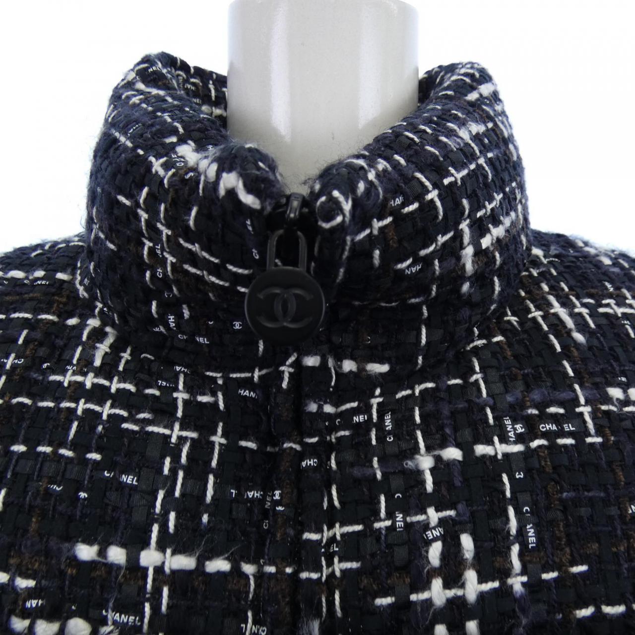 CHANEL ダウンベスト CHANEL(シャネル) ダウンベスト(レディース) - 海外通販のBUYMA