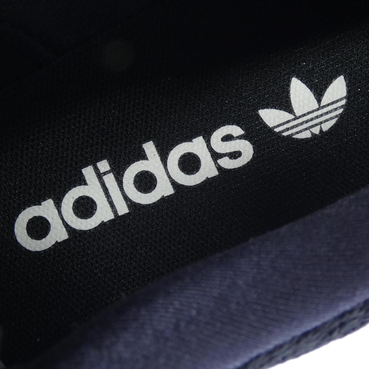 アディダス ADIDAS HP3523 スニーカー