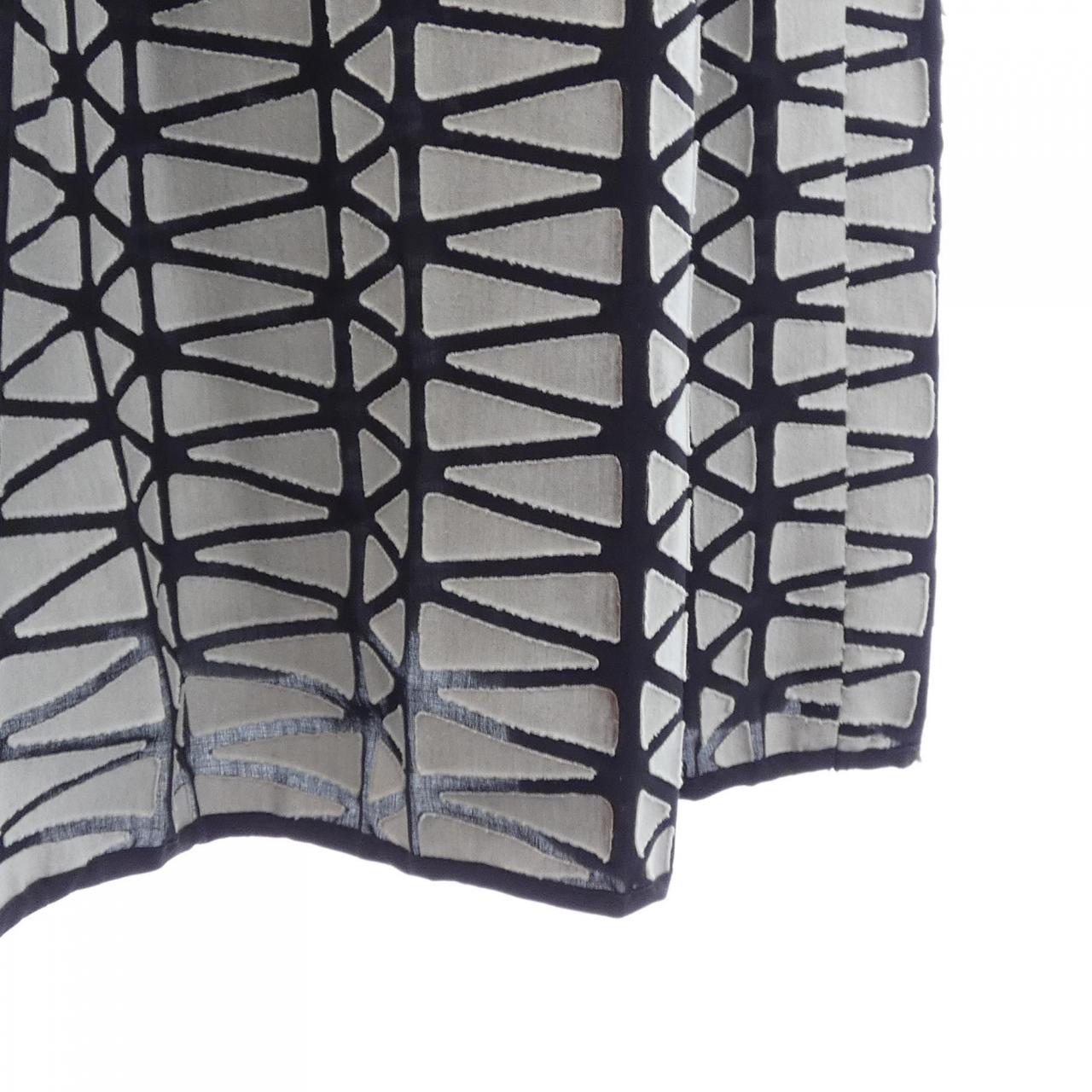 イッセイミヤケ ISSEY MIYAKE IM72FG535 スカート