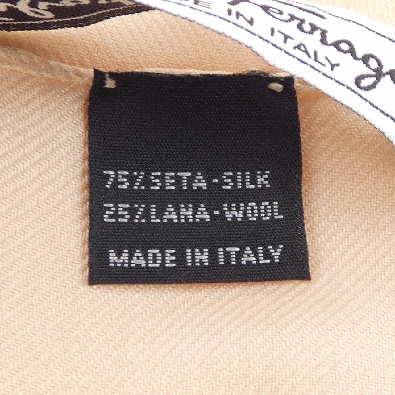 サルヴァトーレフェラガモ SALVATORE FERRAGAMO STOLE