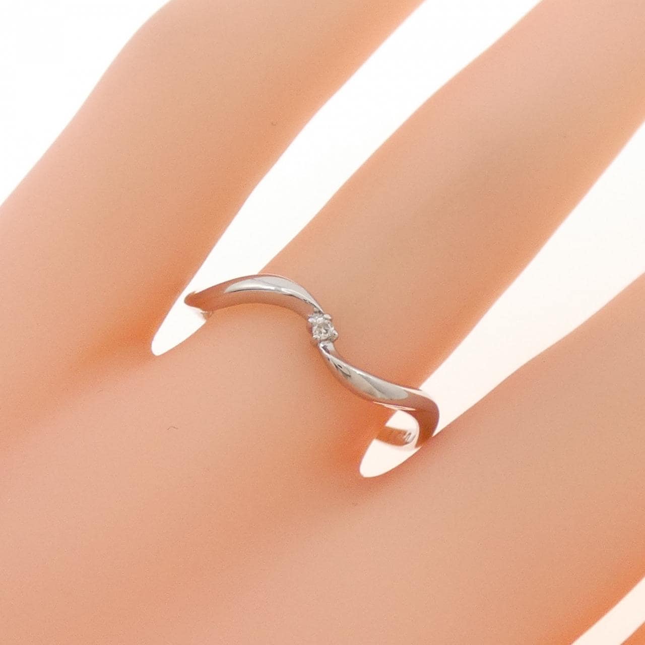 PT900鑽石戒指，0.01克拉