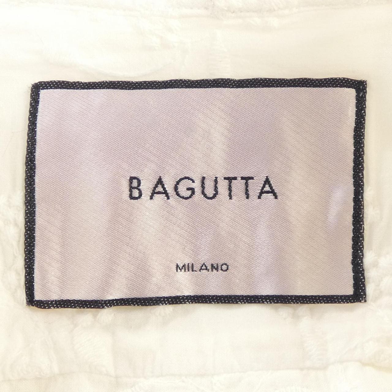バグッタ BAGUTTA ベスト