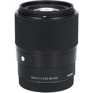 Ｅ３０ｍｍ　Ｆ１．４ＤＣ　ＤＮ（Ｃ）