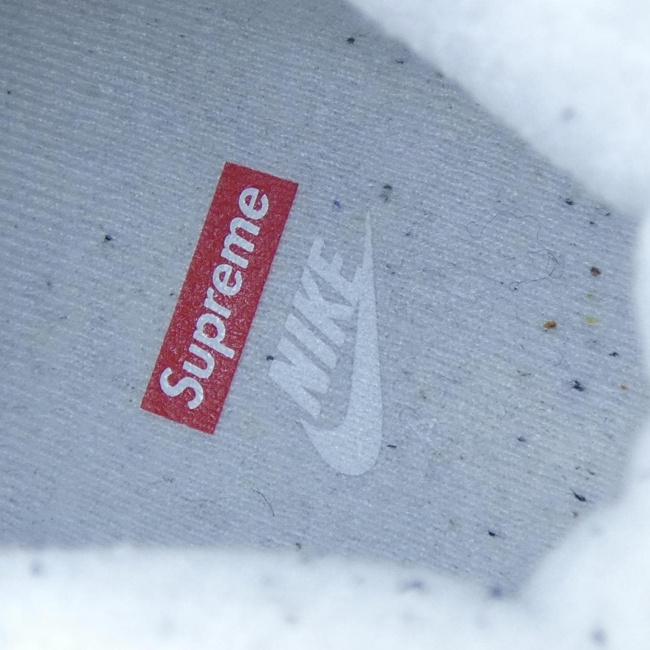 ナイキシュプリーム NIKE×SUPREME FZ8784-100 スニーカー