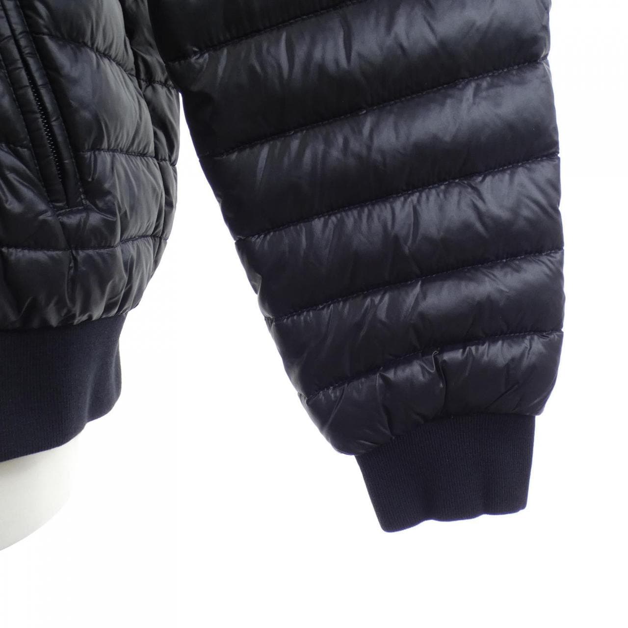 プラダ PRADA トライアングルロゴ SGH827 R181 AR0 ダウンジャケット