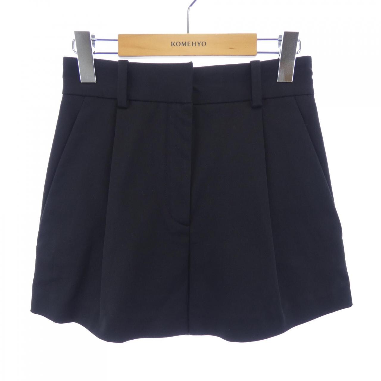 ヴェルサーチェ VERSACE ショートパンツ