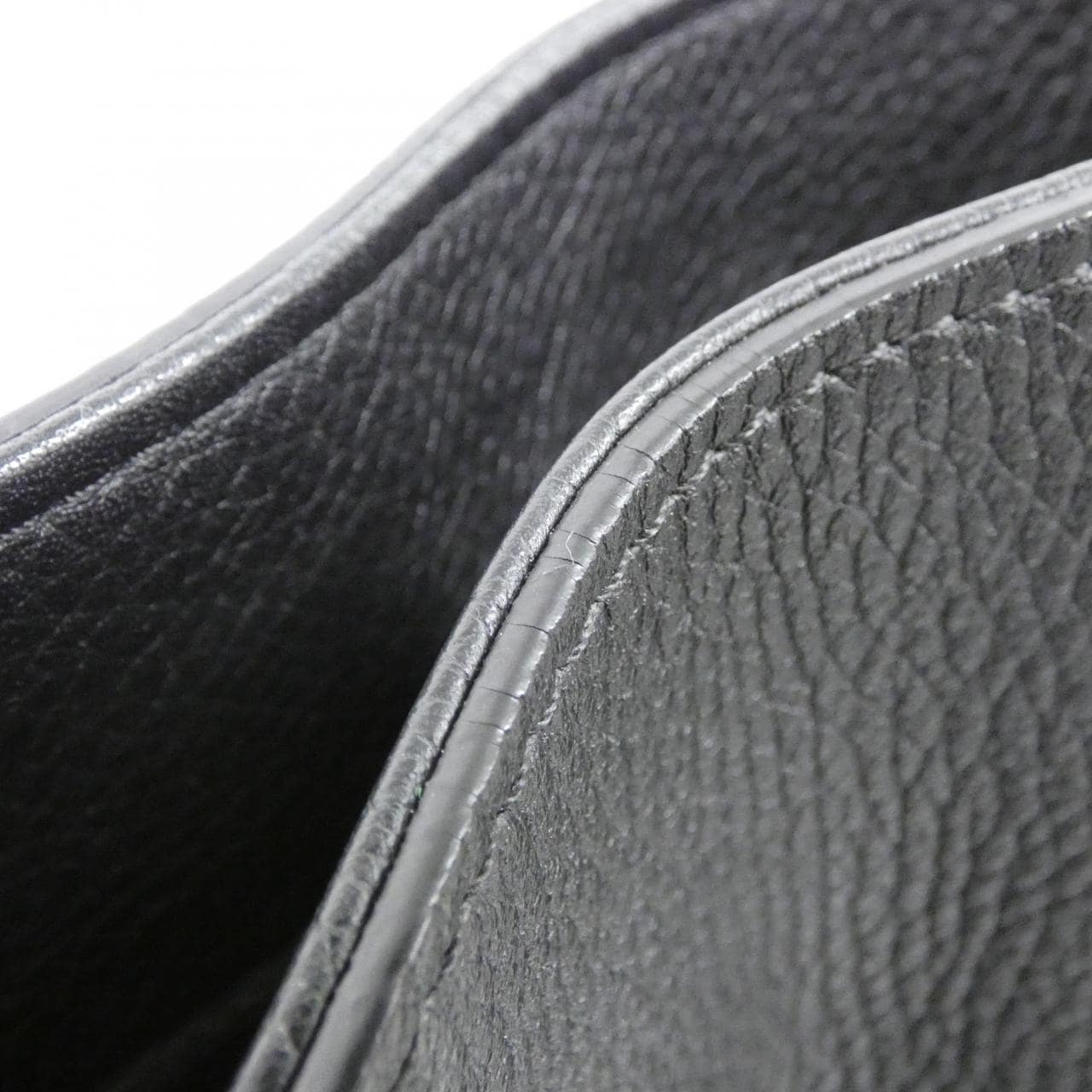 LOUIS VUITTON Taurillon Cava Voyage M50086 包