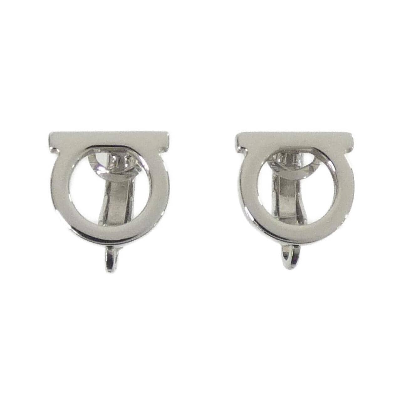 サルヴァトーレフェラガモ イヤリング