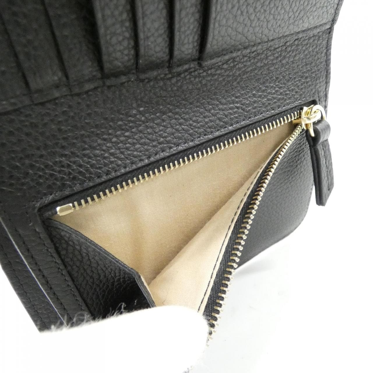 【新品】クロエ アルファベット CH25AP999 F57 財布