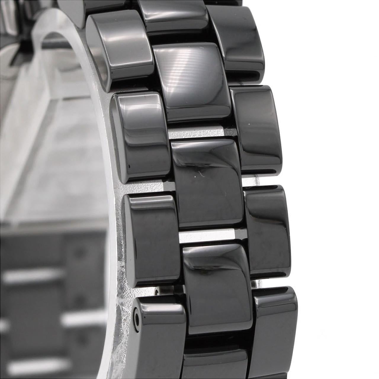 シャネル J12 33mmセラミック H0682 セラミック クォーツ