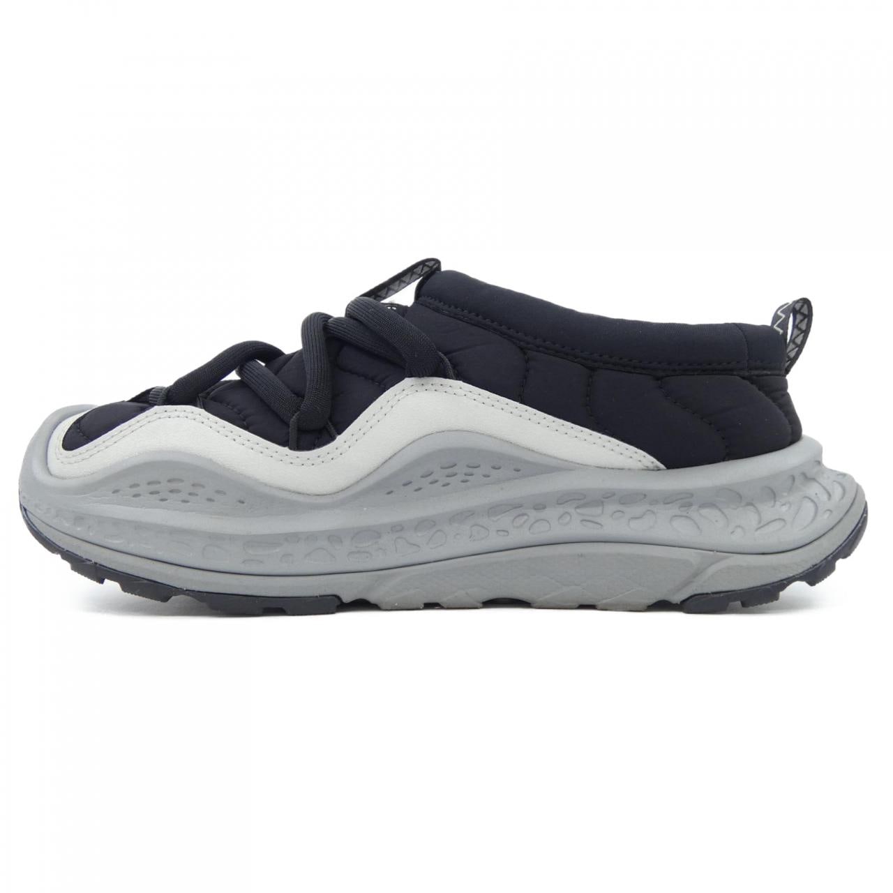ホカオネオネ HOKA ONE ONE スニーカー