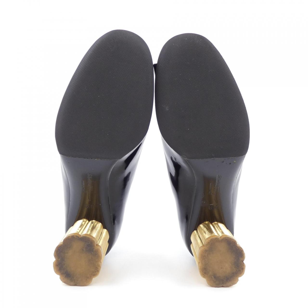 サルヴァトーレフェラガモ SALVATORE FERRAGAMO パンプス