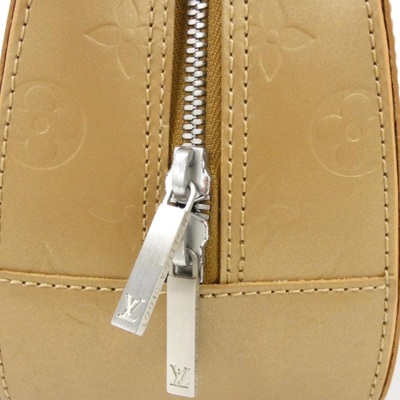 ルイヴィトン モノグラム マット シェルトン M55177 バッグ