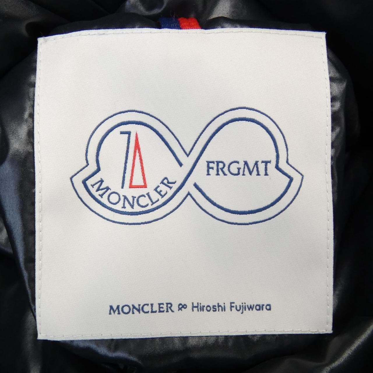 モンクレール MONCLER ダウンジャケット