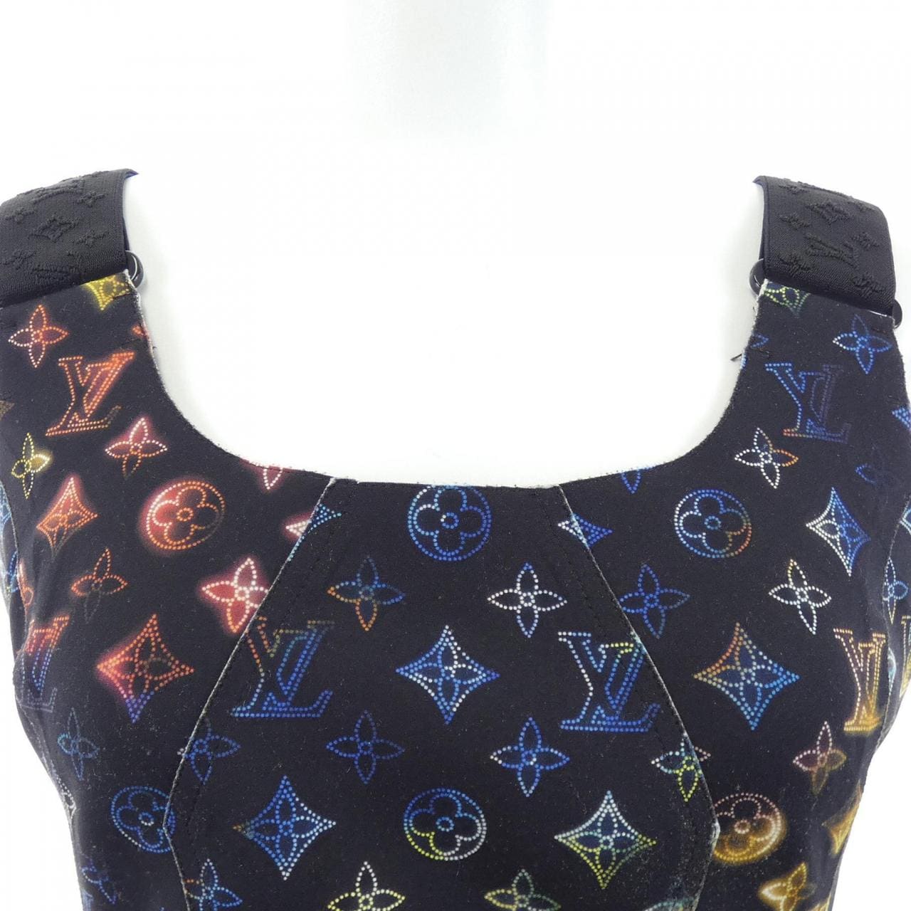 ルイヴィトン LOUIS VUITTON ネオンマヒナモノグラムフィット FMDR33KT5 ワンピース