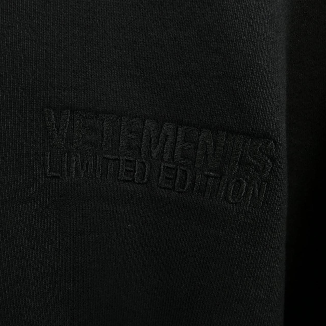 ヴェトモン VETEMENTS パーカー