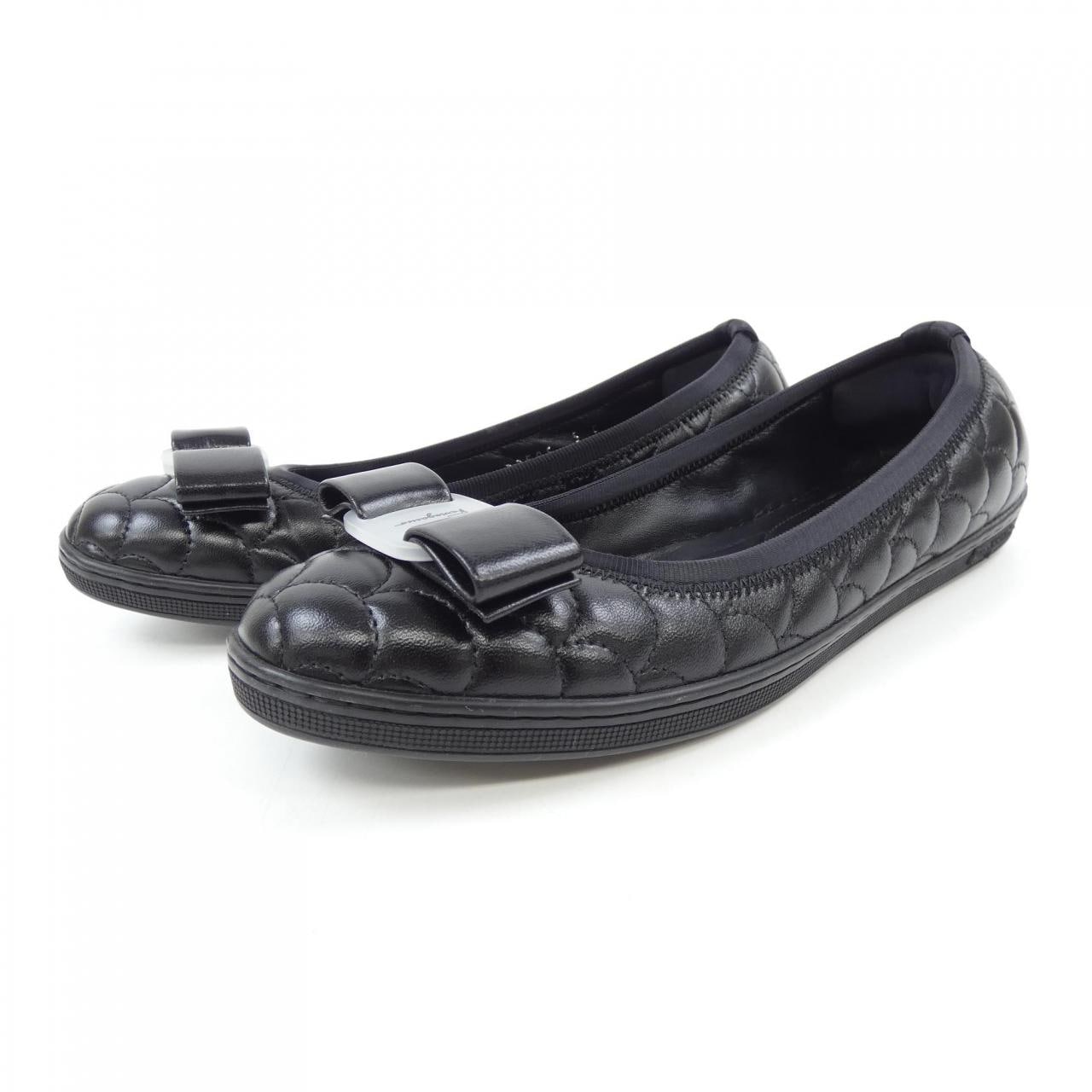 サルヴァトーレフェラガモ SALVATORE FERRAGAMO フラットシューズ