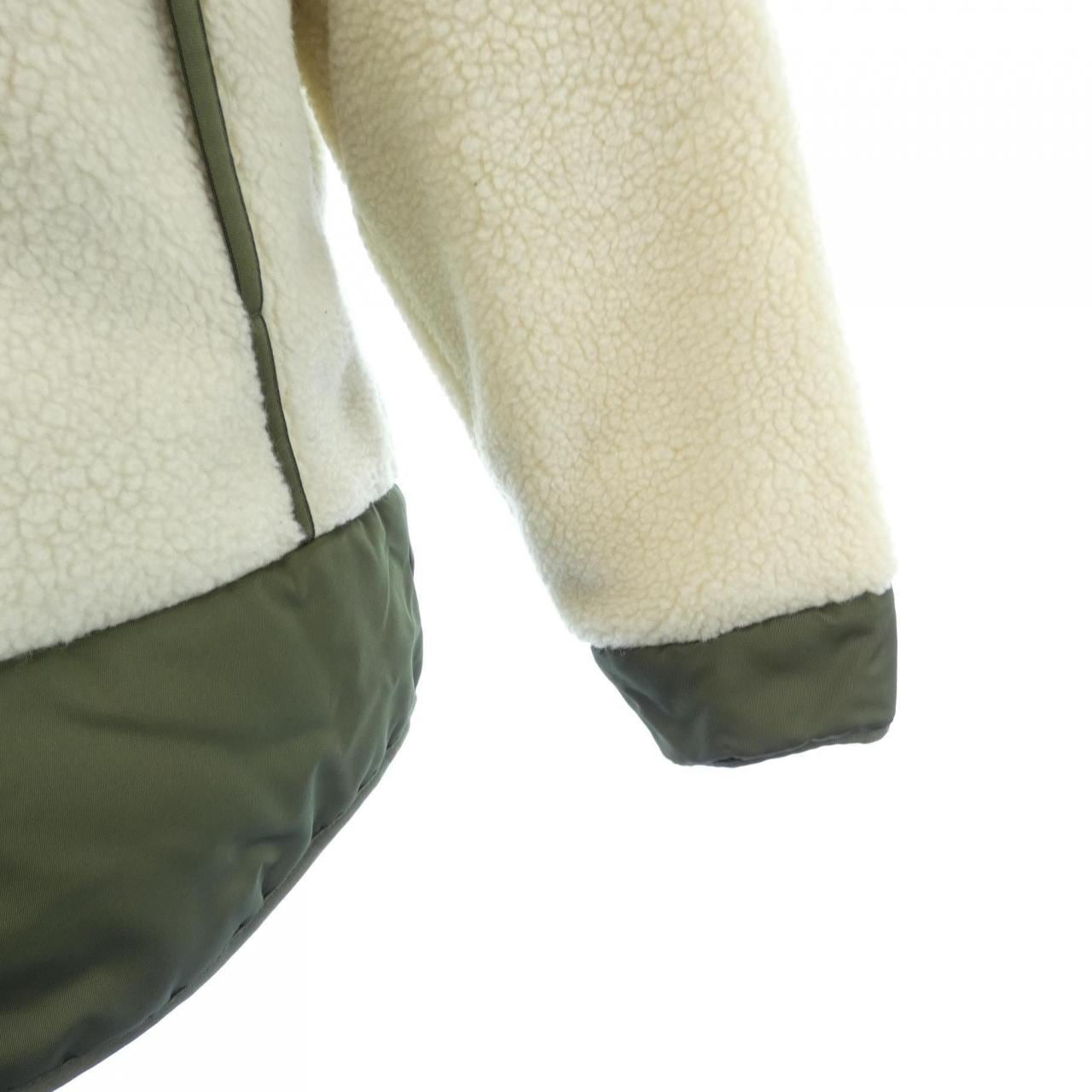 モンクレール MONCLER ダウンジャケット