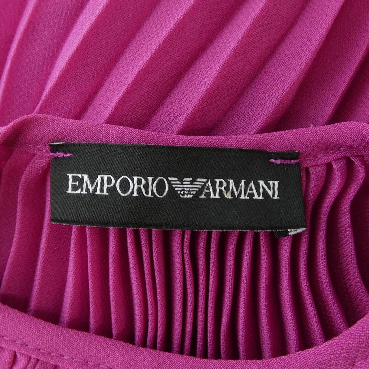 エンポリオアルマーニ EMPORIO ARMANI トップス
