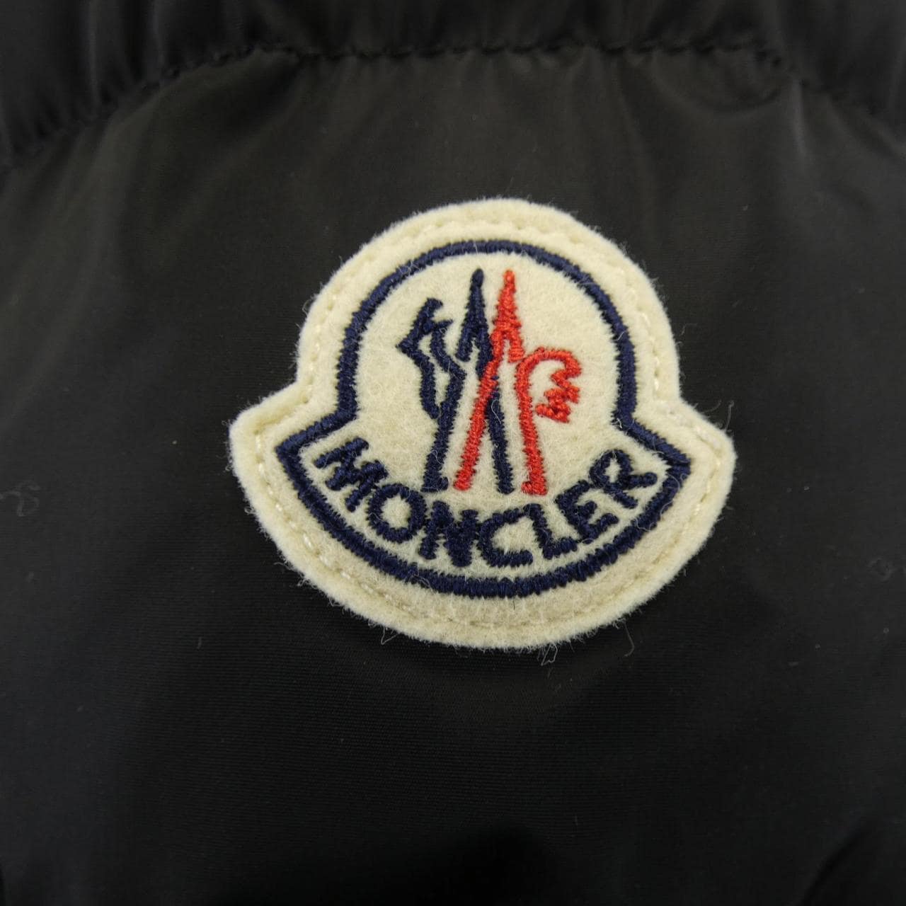 モンクレール MONCLER AVOCE ダウンジャケット
