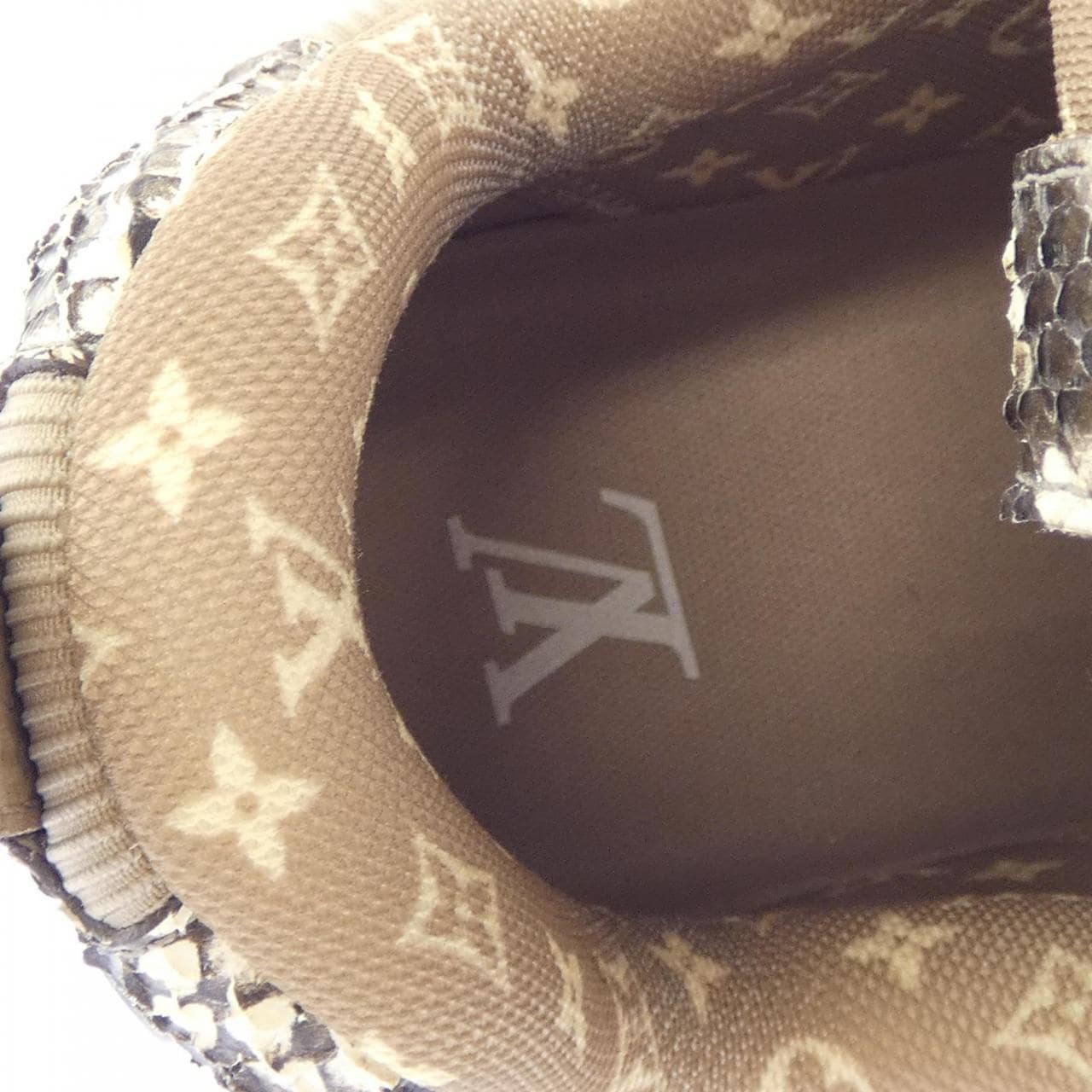 ルイヴィトン LOUIS VUITTON LVスケートライン スニーカー