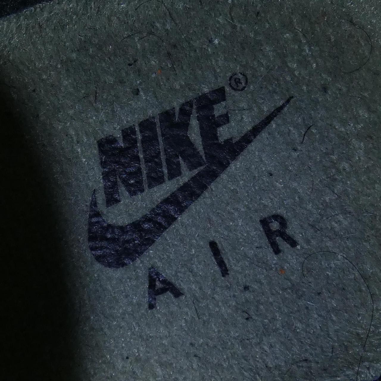 ナイキ NIKE スニーカー