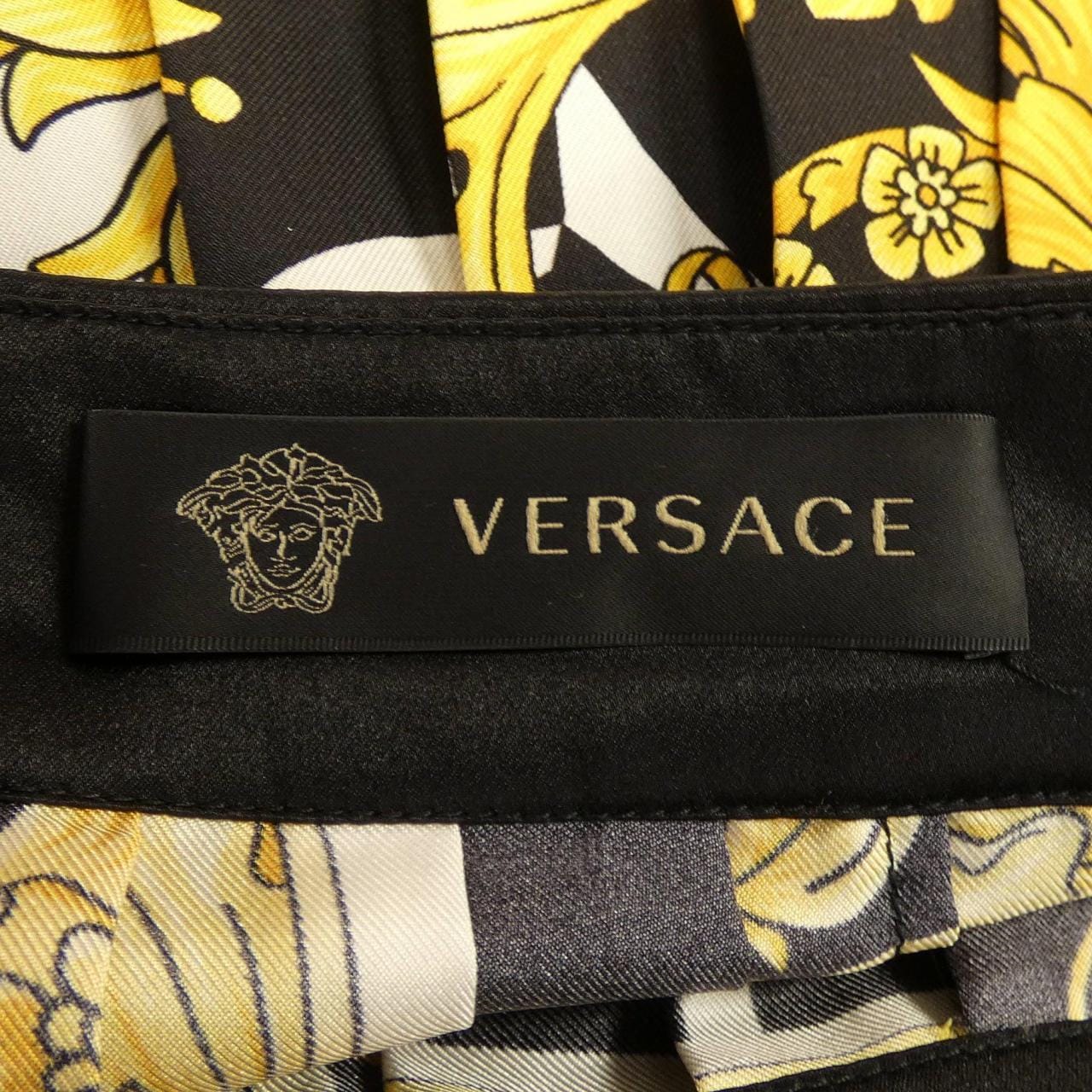 ヴェルサーチェ VERSACE A231030 スカート