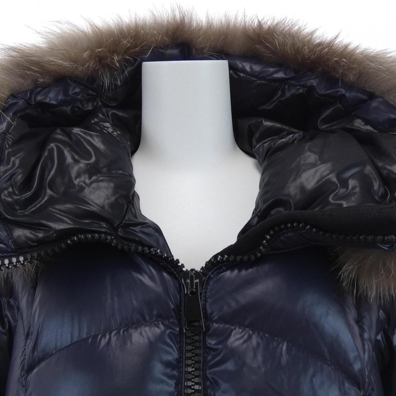 モンクレール MONCLER ALBIZIA ダウンコート