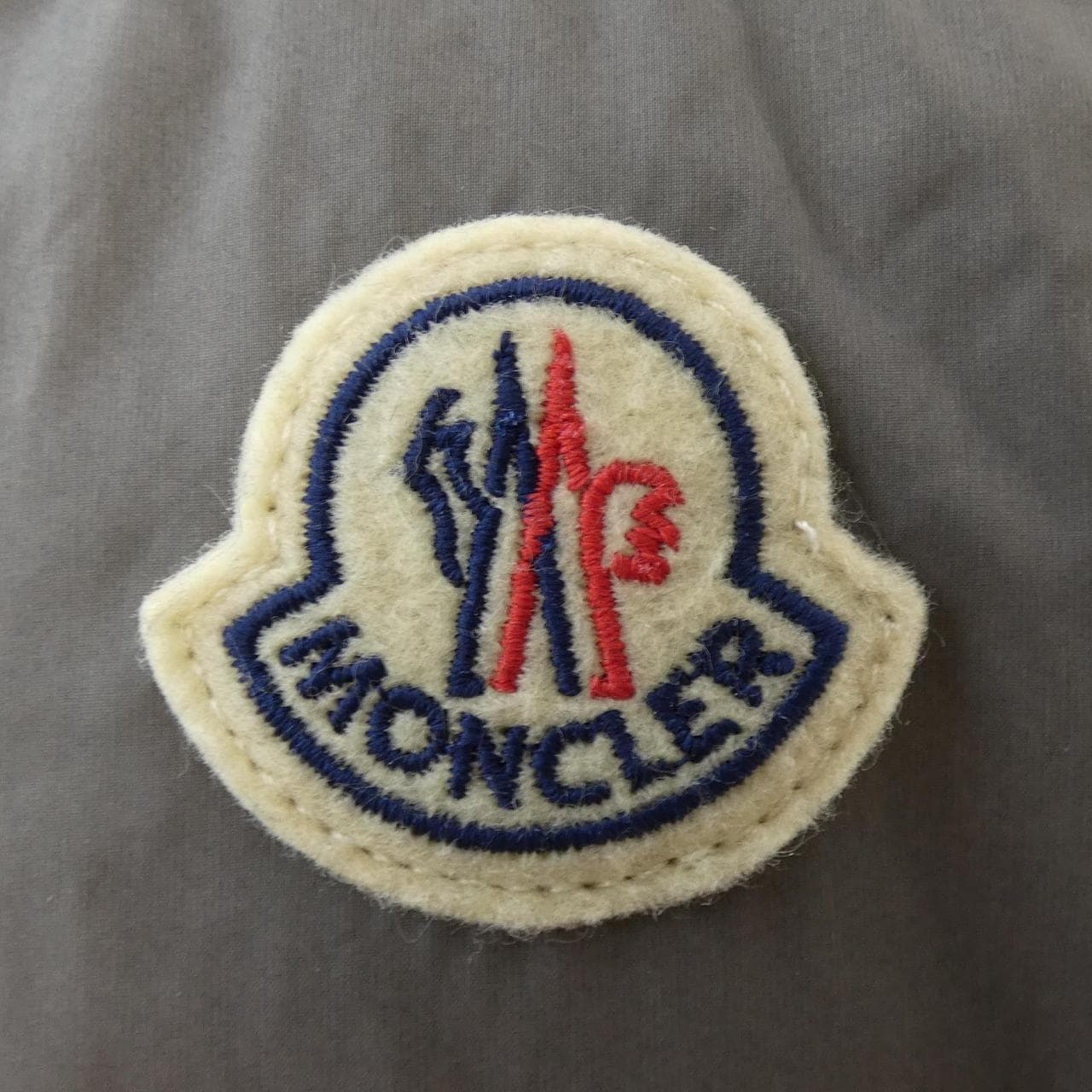 モンクレール MONCLER ダウンジャケット