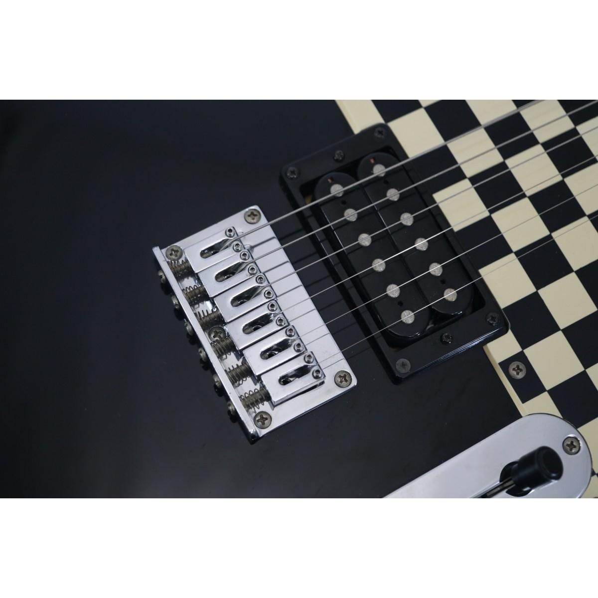 ＳＱＵＩＥＲ　　ＡＶＲＩＬ　ＬＡＶＩＧＮＥ　ＴＥＬＥＣＡＳＴＥＲ