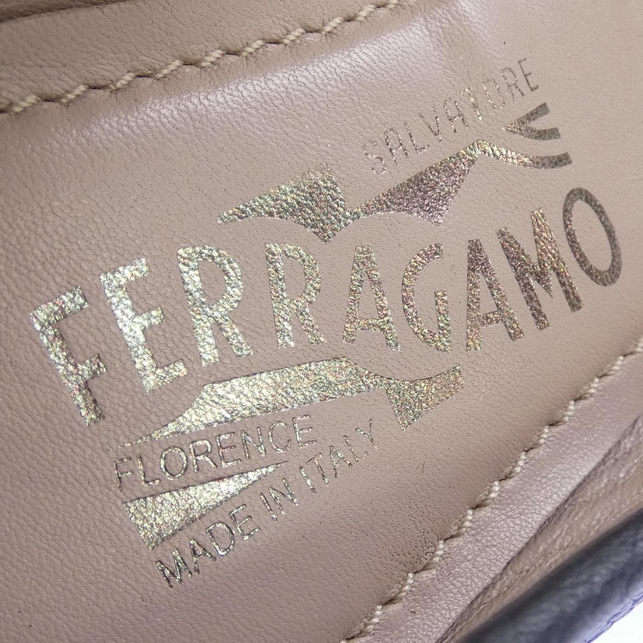 サルヴァトーレフェラガモ SALVATORE FERRAGAMO 0466626 フラットシューズ