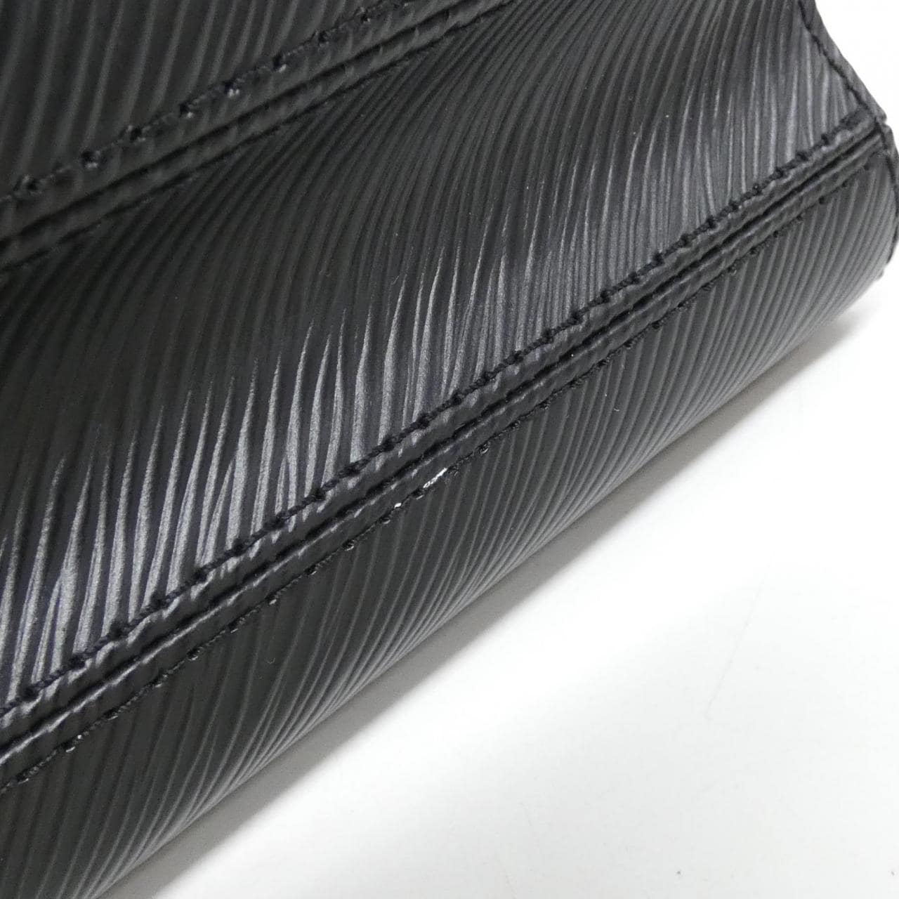 ルイヴィトン エピ ツイスト MM M20834 ショルダーバッグ