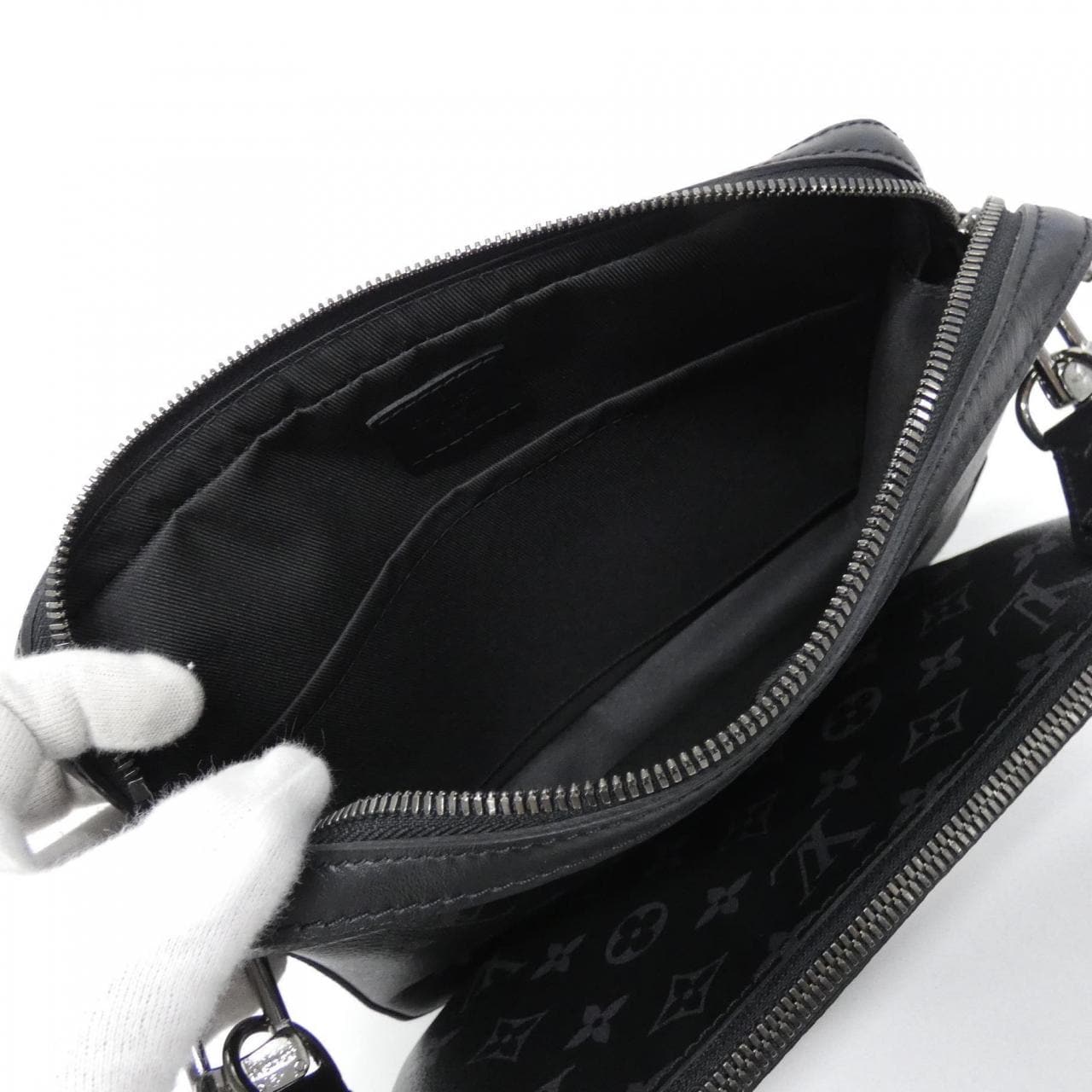 ルイヴィトン モノグラム エクリプス リバース トリオ メッセンジャー M69443 ショルダーバッグ