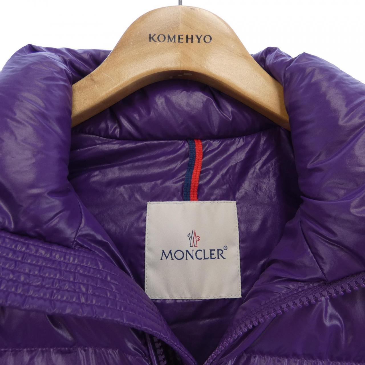 モンクレール MONCLER ダウンジャケット