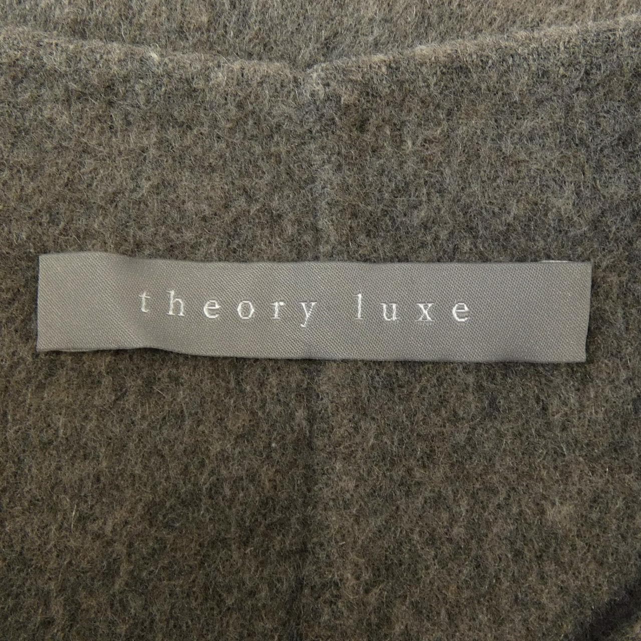 塞奥莉露Theory luxe大衣