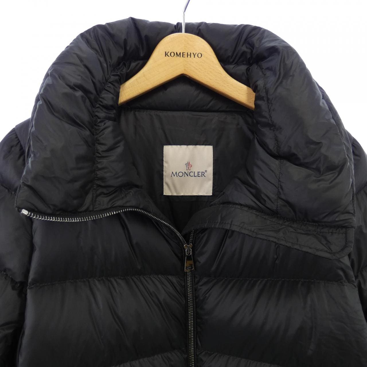 モンクレール MONCLER ダウンジャケット