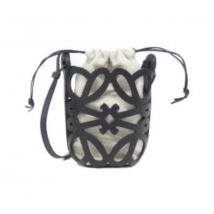 ロエベ アナグラム カット アウト ポケット C922Y62X02 ショルダーバッグ